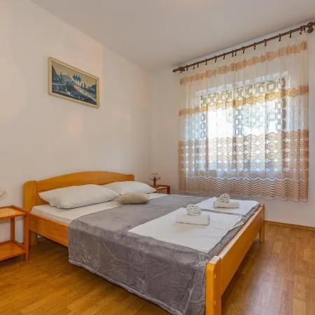 Stefka Apartment *