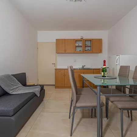Apartment Stefka *